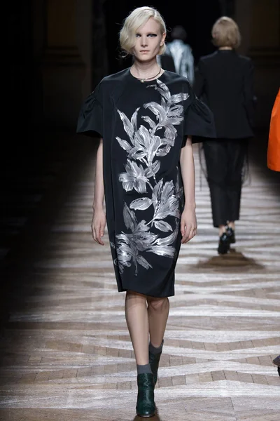 Look 49